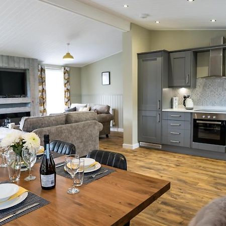 Chestnut Meadow Country Park Villa Sidley ภายนอก รูปภาพ