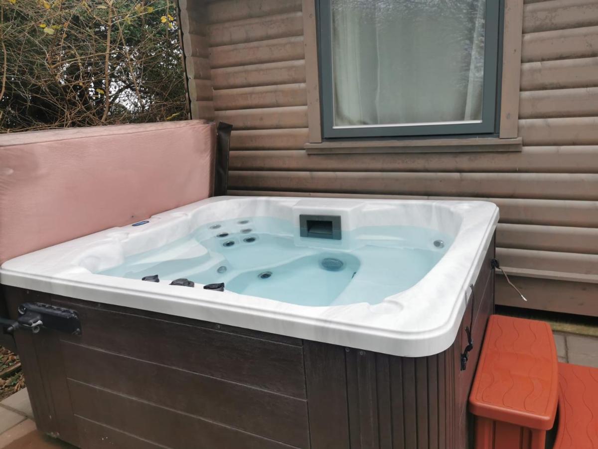Chestnut Meadow Country Park Villa Sidley ภายนอก รูปภาพ
